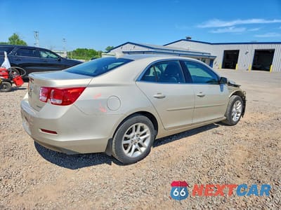 Trzecie zdjęcie samochodu z tyłu: 2016 CHEVROLET MALIBU LIMITED LT VIN:1G11C5SA7GF104807 - miniatura
