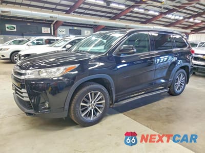 2017 TOYOTA HIGHLANDER XLE 5TDJZRFH0HS455564 - główne zdjęcie licytacji z USA - miniatura