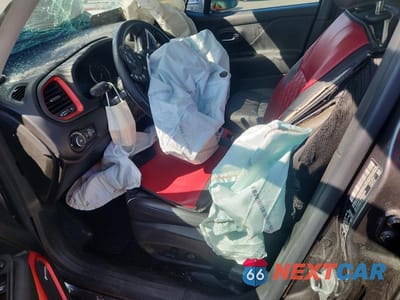 Zdjęcie 7 z 12 samochodu: 2021 JEEP RENEGADE TRAILHAWK VIN:ZACNJDC1XMPM24538 - miniatura