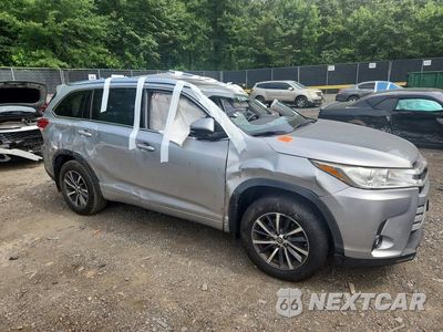 Czwarte zdjęcie samochodu z boku: 2018 TOYOTA HIGHLANDER XLE VIN:5TDJZRFH4JS843936 - miniatura