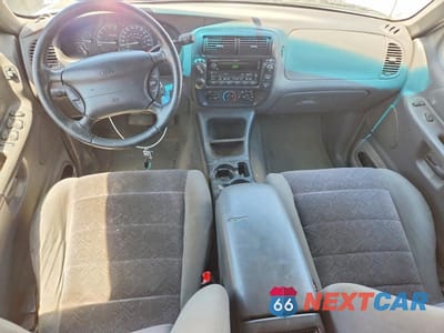 Zdjęcie 8 z 12 samochodu: 2001 FORD EXPLORER XLT VIN:1FMZU73E81ZA56014 - miniatura