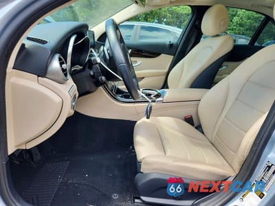 Zdjęcie 7 z 12 samochodu: 2015 MERCEDES-BENZ C 300 4MATIC VIN:55SWF4KB9FU063329 - miniatura
