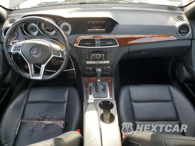 Zdjęcie 8 z 12 samochodu: 2013 MERCEDES-BENZ C 300 4MATIC VIN:WDDGF8AB2DR279468 - miniatura