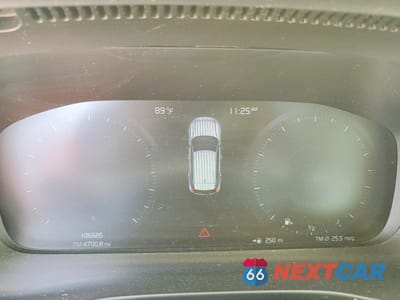 Zdjęcie 9 z 12 samochodu: 2020 VOLVO XC40 T5 INSCRIPTION VIN:YV4162UL1L2263283 - miniatura
