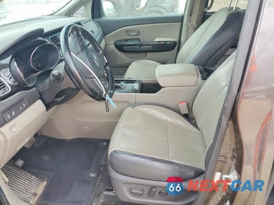 Zdjęcie 7 z 12 samochodu: 2016 KIA SEDONA SX VIN:KNDMC5C10G6125551 - miniatura