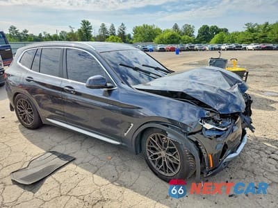 Czwarte zdjęcie samochodu z boku: 2022 BMW X3 XDRIVE30I VIN:5UX53DP09N9K77161 - miniatura