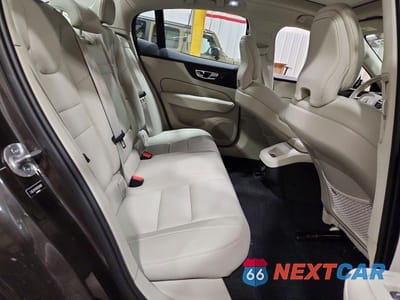 Zdjęcie 10 z 13 samochodu: 2023 VOLVO S60 CORE VIN:7JRL12FV5PG231987 - miniatura