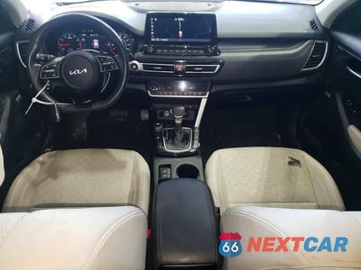 Zdjęcie 8 z 13 samochodu: 2023 KIA SELTOS SX VIN:KNDETCA25P7360512 - miniatura