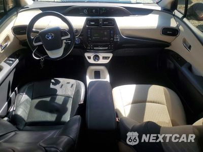Zdjęcie 8 z 12 samochodu: 2016 TOYOTA PRIUS THREE VIN:JTDKARFU9G3510473 - miniatura