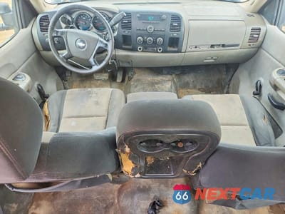 Zdjęcie 8 z 12 samochodu: 2007 CHEVROLET SILVERADO C3500 VIN:1GBJC33687F553665 - miniatura