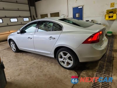 Drugie zdjęcie samochodu z przodu: 2012 VOLVO S60 T5 VIN:YV1622FS8C2041553 - miniatura