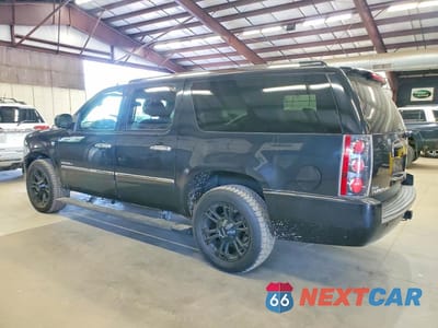 Drugie zdjęcie samochodu z przodu: 2011 GMC YUKON XL DENALI VIN:1GKS2MEF6BR274166 - miniatura