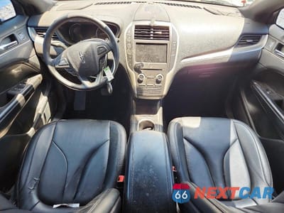 Zdjęcie 8 z 13 samochodu: 2017 LINCOLN MKC PREMIERE VIN:5LMCJ1D97HUL50683 - miniatura