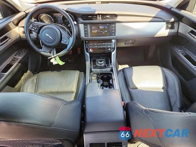Zdjęcie 8 z 12 samochodu: 2017 JAGUAR XF PRESTIGE VIN:SAJBK4BN3HCY42894 - miniatura