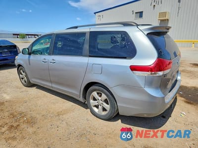 Drugie zdjęcie samochodu z przodu: 2013 TOYOTA SIENNA LE VIN:5TDKK3DC5DS378939 - miniatura