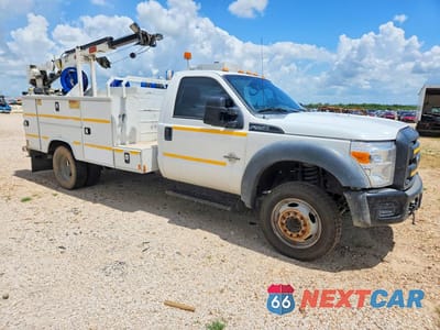Czwarte zdjęcie samochodu z boku: 2015 FORD F550 SUPER DUTY VIN:1FDUF5GT6FED59020 - miniatura