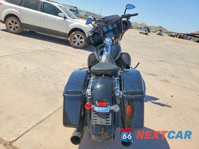 Czwarte zdjęcie samochodu z boku: 2015 HARLEY-DAVIDSON FLHX STREET GLIDE VIN:1HD1KBM34FB656745 - miniatura