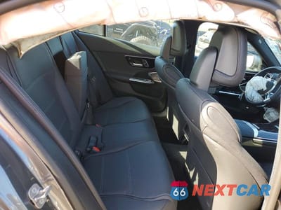 Zdjęcie 10 z 12 samochodu: 2025 MERCEDES-BENZ C 300 VIN:W1KAF4GB8SR248194 - miniatura