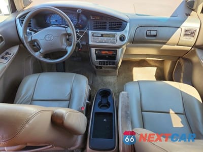 Zdjęcie 8 z 12 samochodu: 2001 TOYOTA SIENNA XLE VIN:4T3ZF13C11U401734 - miniatura