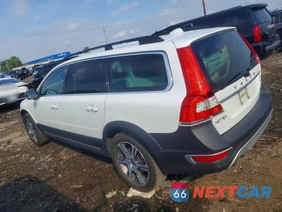 Drugie zdjęcie samochodu z przodu: 2014 VOLVO XC70 T6 VIN:YV4902BZ1E1186998 - miniatura