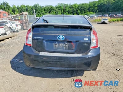 Zdjęcie 6 z 12 samochodu: 2014 TOYOTA PRIUS TWO VIN:JTDKN3DU6E0381241 - miniatura