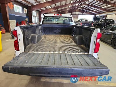 Zdjęcie 10 z 12 samochodu: 2019 CHEVROLET SILVERADO C1500 VIN:3GCNWAEH4KG228395 - miniatura