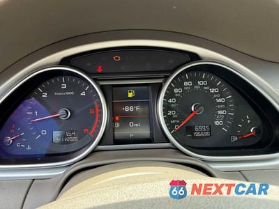Zdjęcie 8 z 10 samochodu: 2013 AUDI Q7 PREMIUM PLUS VIN:WA1LMAFE2DD014484 - miniatura