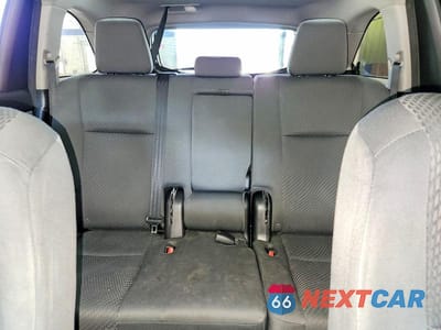 Zdjęcie 10 z 13 samochodu: 2015 TOYOTA HIGHLANDER LE VIN:5TDBKRFH4FS121429 - miniatura