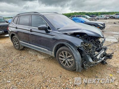 Czwarte zdjęcie samochodu z boku: 2018 VOLKSWAGEN TIGUAN SE VIN:3VV3B7AXXJM197951 - miniatura