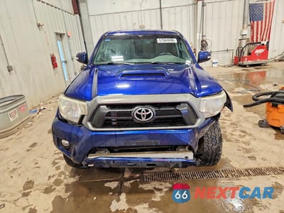 Piąte zdjęcie samochodu w środku: 2015 TOYOTA TACOMA V6 VIN:5TFUU4EN1FX125624 - miniatura