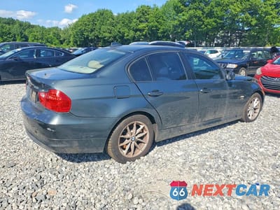 Trzecie zdjęcie samochodu z tyłu: 2010 BMW 328 XI SULEV VIN:WBAPK5C50AA647679 - miniatura