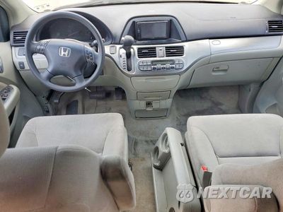 Zdjęcie 8 z 13 samochodu: 2006 HONDA ODYSSEY VIN:5FNRL384X6B446271 - miniatura