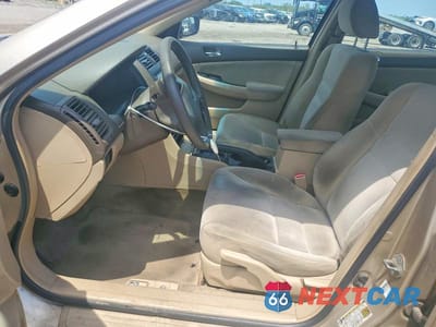 Zdjęcie 7 z 12 samochodu: 2004 HONDA ACCORD LX VIN:1HGCM56344A157919 - miniatura