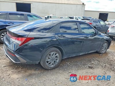 Trzecie zdjęcie samochodu z tyłu: 2024 HYUNDAI ELANTRA SEL VIN:KMHLM4DG2RU816029 - miniatura