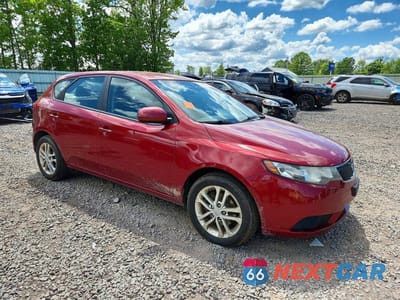 Czwarte zdjęcie samochodu z boku: 2011 KIA FORTE EX VIN:KNAFU5A29B5378784 - miniatura