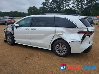 Drugie zdjęcie samochodu z przodu: 2026 TOYOTA SIENNA XLE 8-PASSENGER VIN:5TDYRKEC2TS308778 - miniatura