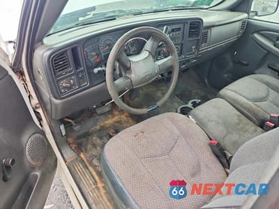 Zdjęcie 8 z 12 samochodu: 2004 CHEVROLET SILVERADO C1500 VIN:1GCEC14X04Z176865 - miniatura
