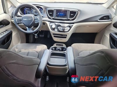 Zdjęcie 8 z 13 samochodu: 2020 CHRYSLER PACIFICA TOURING VIN:2C4RC1FGXLR102487 - miniatura