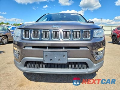 Piąte zdjęcie samochodu w środku: 2019 JEEP COMPASS LATITUDE VIN:3C4NJDBB4KT772323 - miniatura