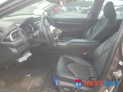 Zdjęcie 7 z 12 samochodu: 2018 TOYOTA CAMRY SE VIN:4T1B11HK4JU602195 - miniatura