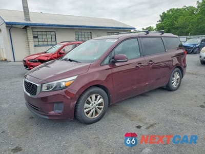 2015 KIA SEDONA LX KNDMB5C19F6074178 - główne zdjęcie licytacji z USA - miniatura