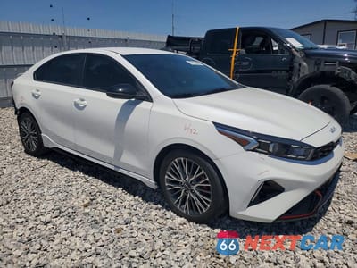 Czwarte zdjęcie samochodu z boku: 2024 KIA FORTE GT LINE VIN:3KPF54ADXRE769940 - miniatura