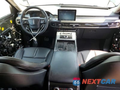 Zdjęcie 8 z 13 samochodu: 2023 LINCOLN AVIATOR VIN:5LM5J6XC1PGL27149 - miniatura