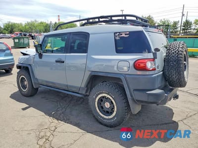 Drugie zdjęcie samochodu z przodu: 2013 TOYOTA FJ CRUISER BASE VIN:JTEBU4BF4DK163438 - miniatura