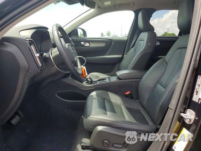 Zdjęcie 7 z 13 samochodu: 2025 VOLVO XC40 CORE VIN:YV4L12UJXS2552652 - miniatura