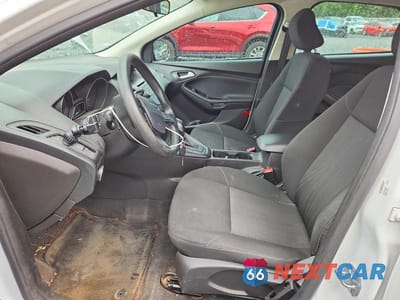 Zdjęcie 7 z 12 samochodu: 2017 FORD FOCUS SE VIN:1FADP3K2XHL326918 - miniatura