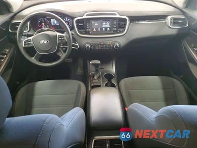 Zdjęcie 8 z 13 samochodu: 2019 KIA SORENTO L VIN:5XYPG4A32KG576258 - miniatura