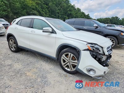 Czwarte zdjęcie samochodu z boku: 2019 MERCEDES-BENZ GLA 250 VIN:WDCTG4EB9KU000837 - miniatura