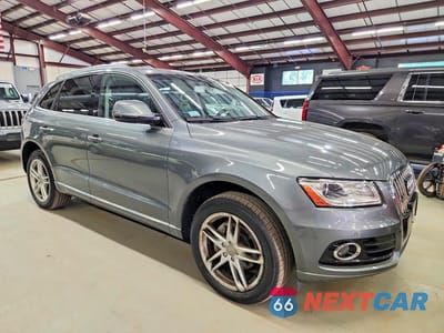 Czwarte zdjęcie samochodu z boku: 2017 AUDI Q5 PREMIUM VIN:WA1C2AFP2HA090012 - miniatura