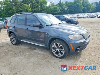 Czwarte zdjęcie samochodu z boku: 2011 BMW X5 XDRIVE50I VIN:5UXZV8C56BL420103 - miniatura